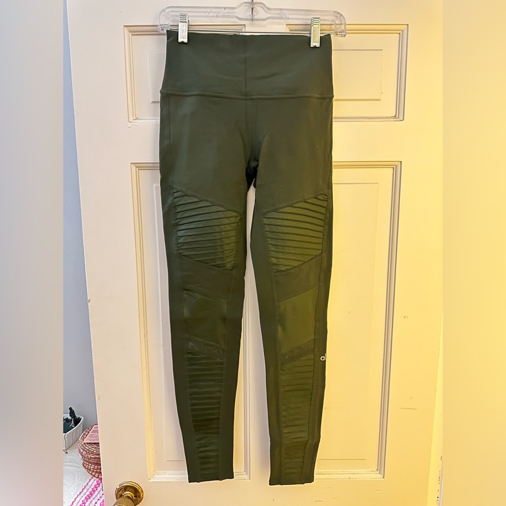 Alo Yoga moto leggings